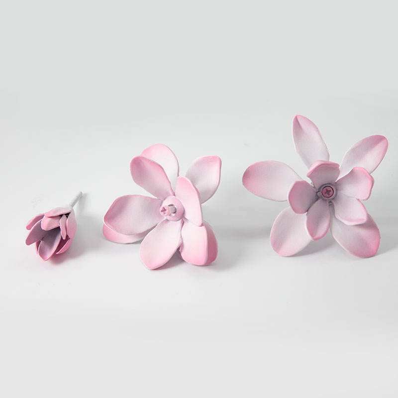 Custom High Quality Alloy Metal Crafts Pink Metal Flower Decoration for Party