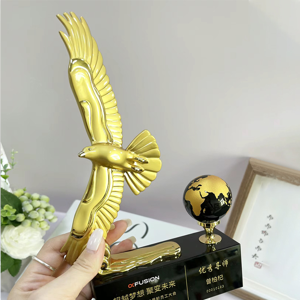 metal trophy manufacturer